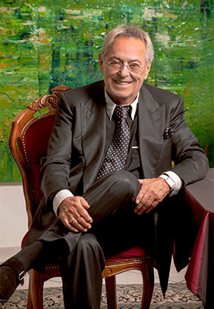 Art-Everett_Franco-Thamer_Sitzend-vor-Bild.jpg
