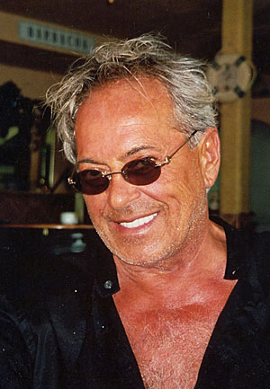 Art-Everett_Franco-Thamer_Sonnenbrille_300x433px.jpg